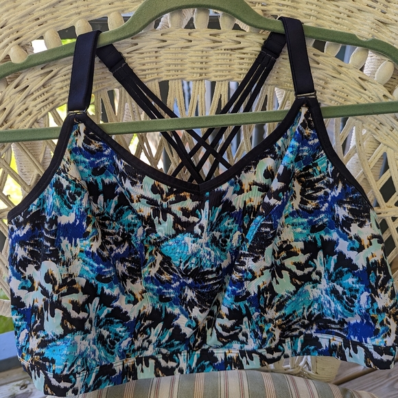 Livi NWOT sports bra - Picture 5 of 6